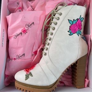 Kenny Loves Penny Floral Boots size 7.5